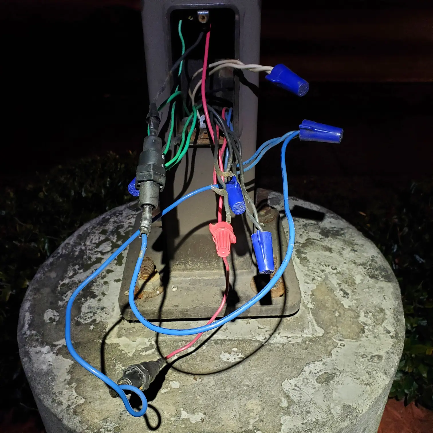 Parking Lot Light Pole Relocate - Commercial LED sign installation - Panda Express #1348 - Allen Black Sign Co